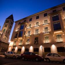 Nexus Valladolid Suites&Hotel
