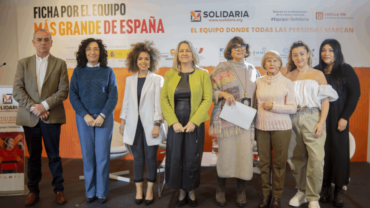 ocho personas intervienen en la rueda de prensa X Solidaria Ficha por el equipo más grande de España