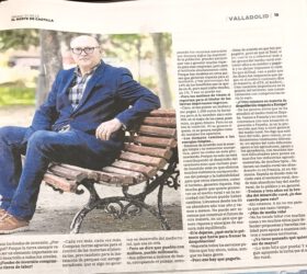Página del periódico con la foto del gerente de Coceder en un banco y la entrevista del Juan Manuel Polentino