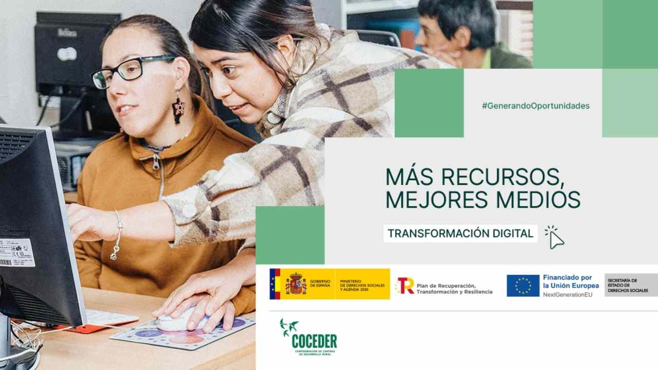 dos personas con un ordenador y el texto más recursos, mejores medios