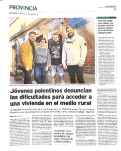 Página del periódico del diario Palentino con la foto de cuatro jóvenes