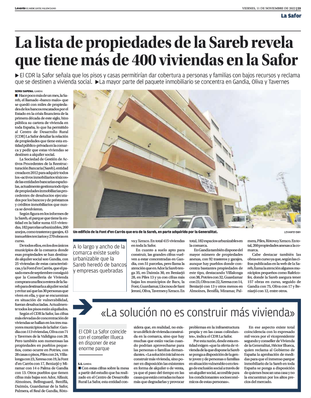 Página del periódico de Levante con una foto de un edificio de viviendas hablando sobe el destino de las viviendas vacías